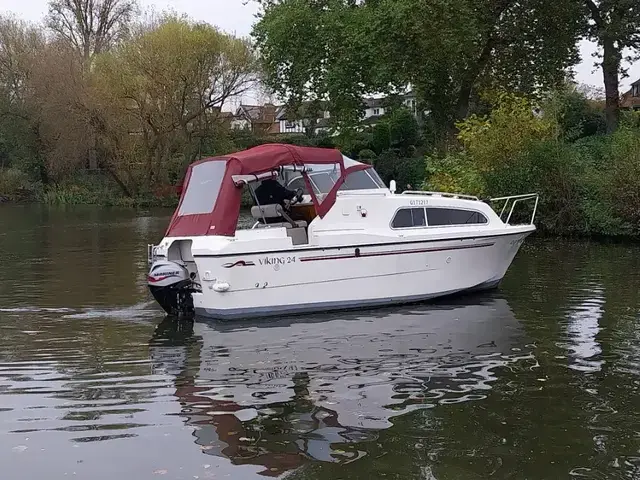 Viking 24 HiLine Spec Wide Beam with Extras