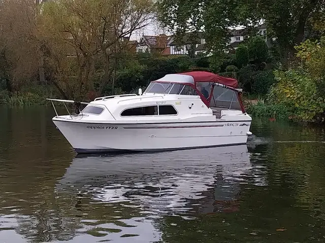 Viking 24 HiLine Spec Wide Beam with Extras