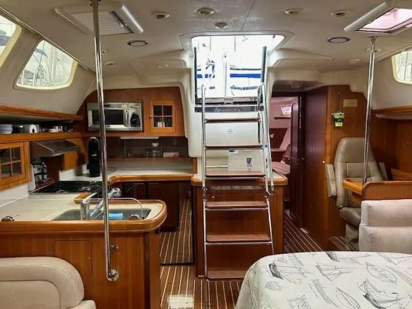 2007 Hunter 46