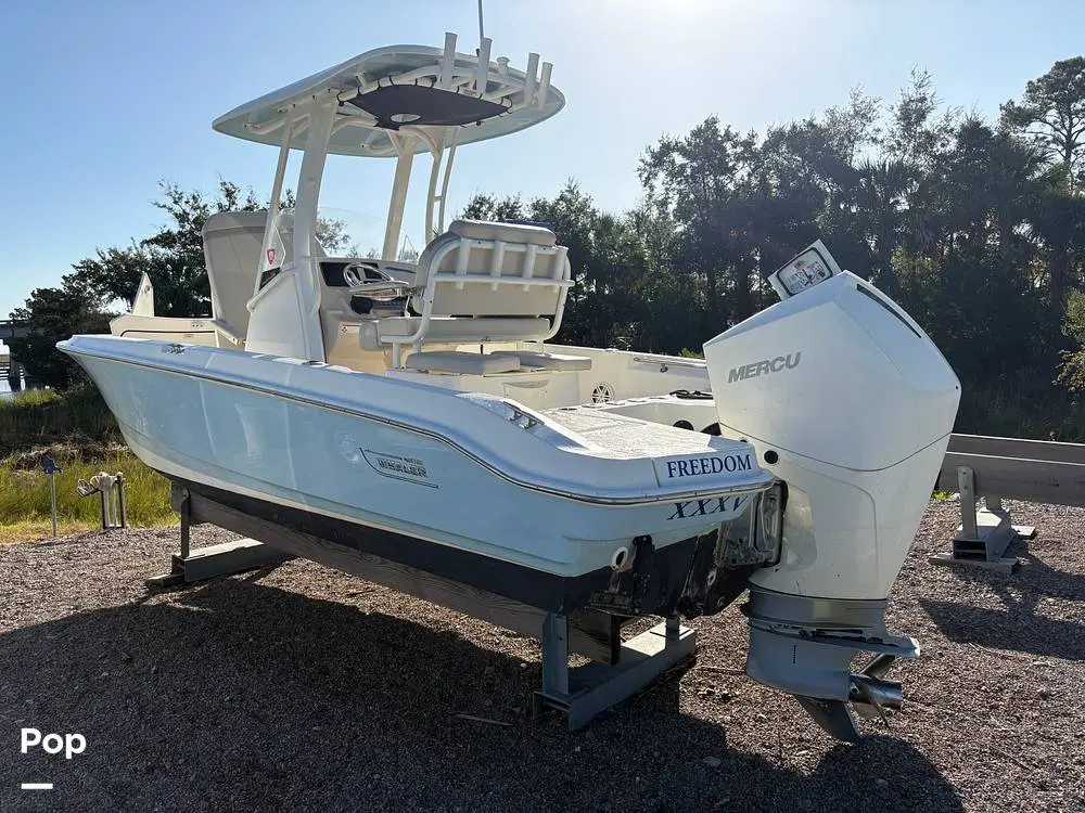 2022 Boston Whaler 220 dauntless