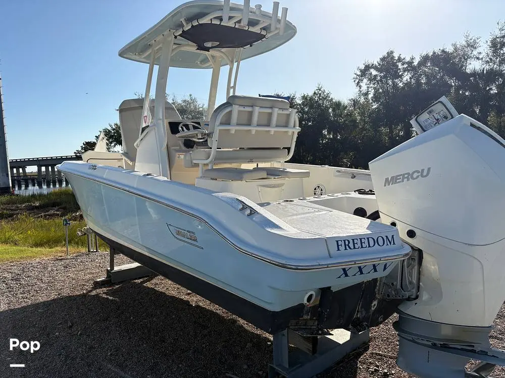 2022 Boston Whaler 220 dauntless