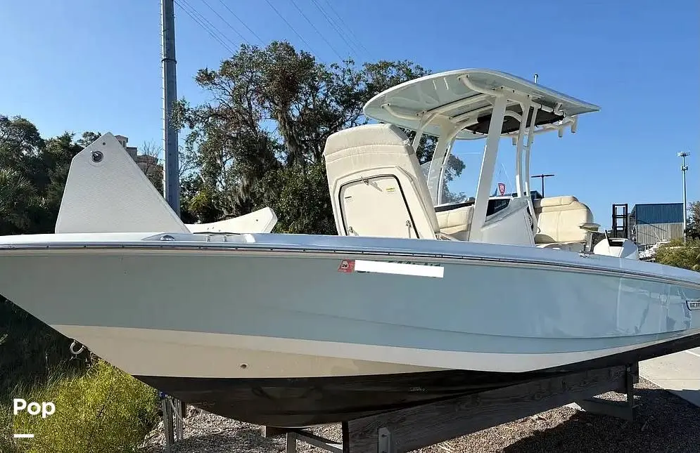 2022 Boston Whaler 220 dauntless