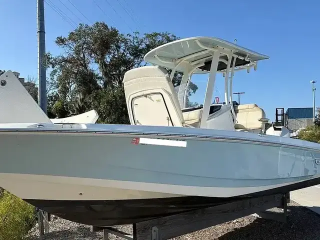 Boston Whaler 220 Dauntless