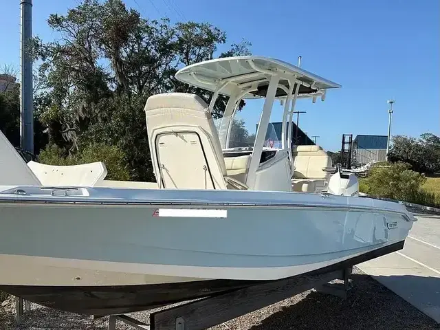 Boston Whaler 220 Dauntless