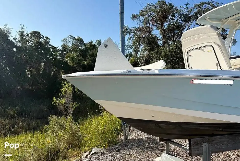 2022 Boston Whaler 220 dauntless