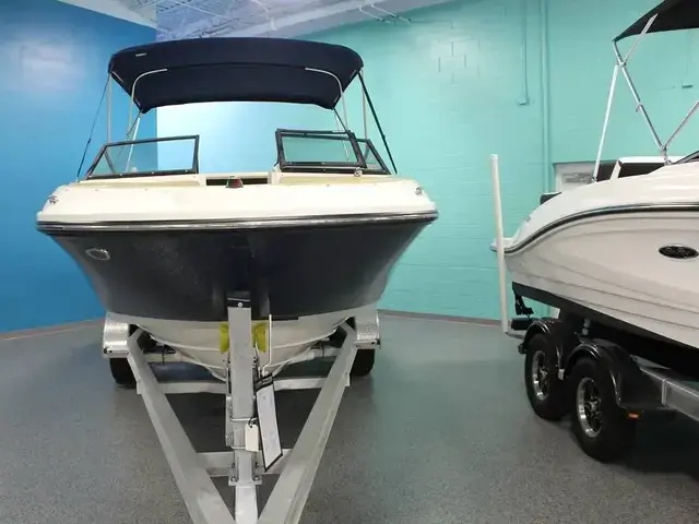 Sea Ray 230 Spx