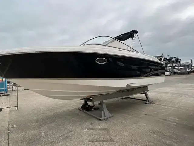 Regal 2700 Bowrider