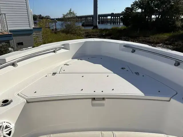 Boston Whaler 220 Dauntless