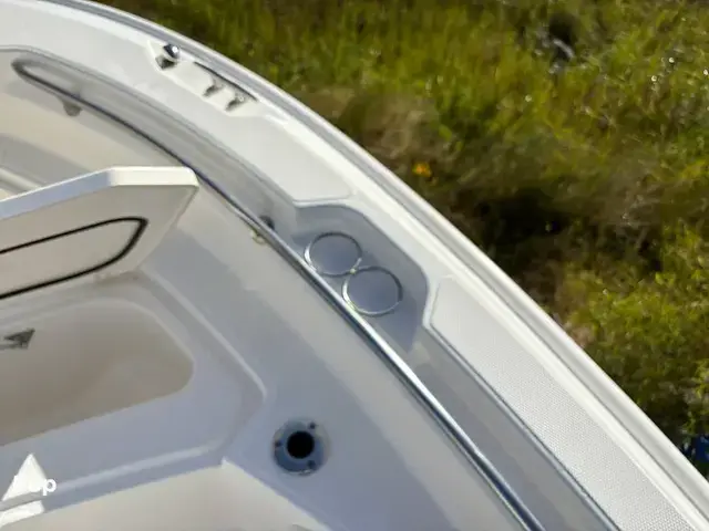 Boston Whaler 220 Dauntless