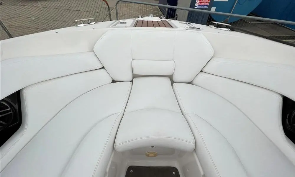 2008 Regal bowrider 2700