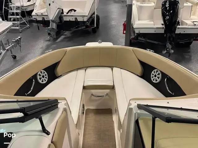 Sea Ray 230 Spx