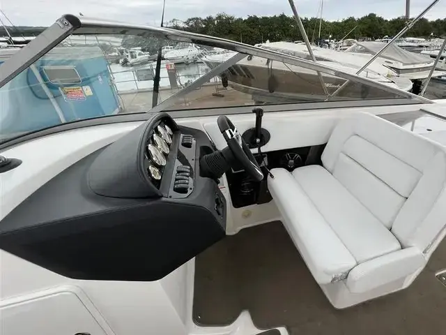 Regal 2700 Bowrider