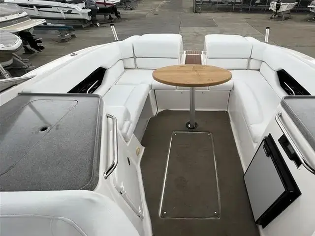 Regal 2700 Bowrider