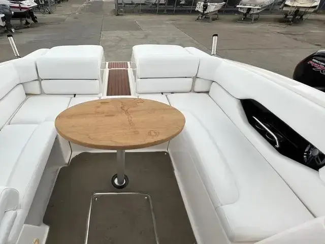 Regal 2700 Bowrider