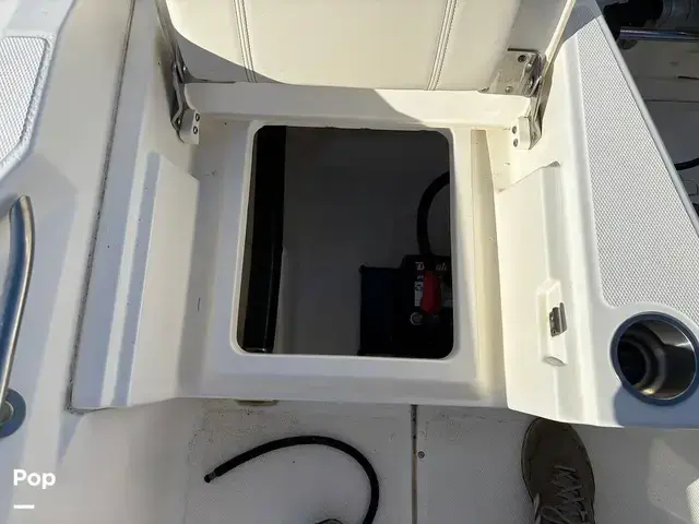 Boston Whaler 220 Dauntless