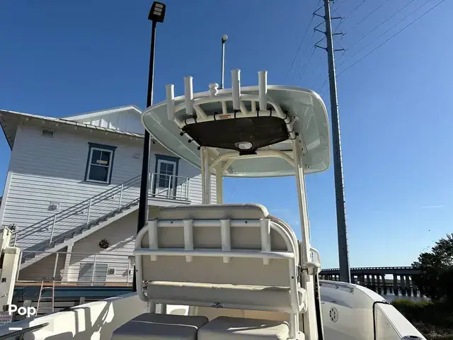 Boston Whaler 220 Dauntless