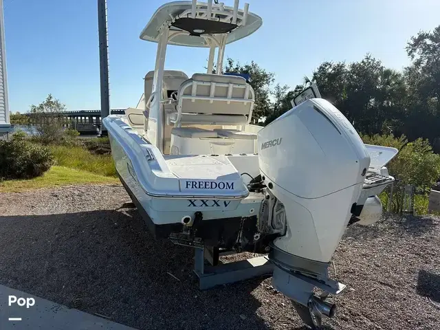 Boston Whaler 220 Dauntless