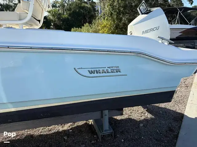 Boston Whaler 220 Dauntless