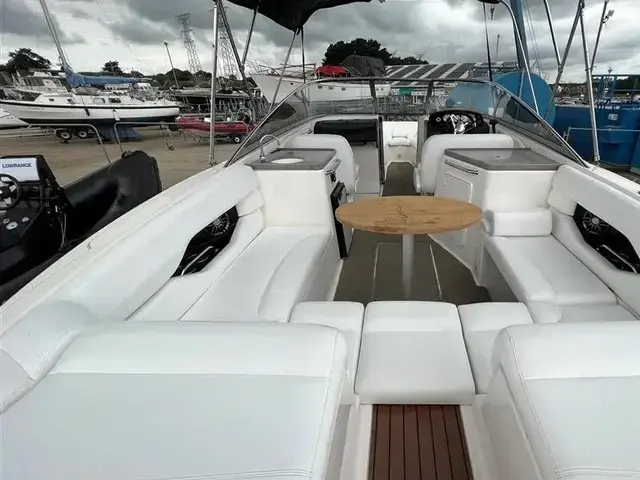 Regal 2700 Bowrider