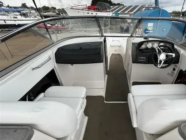 Regal 2700 Bowrider