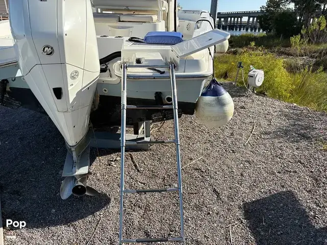 Boston Whaler 220 Dauntless