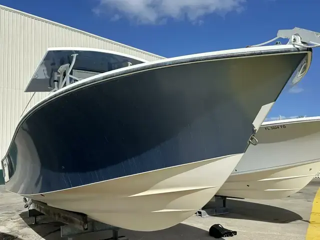 Regulator Boats 32FS