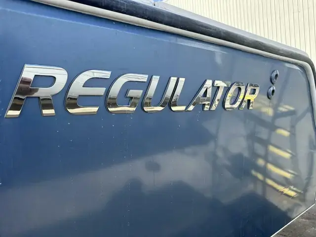 Regulator Boats 32FS