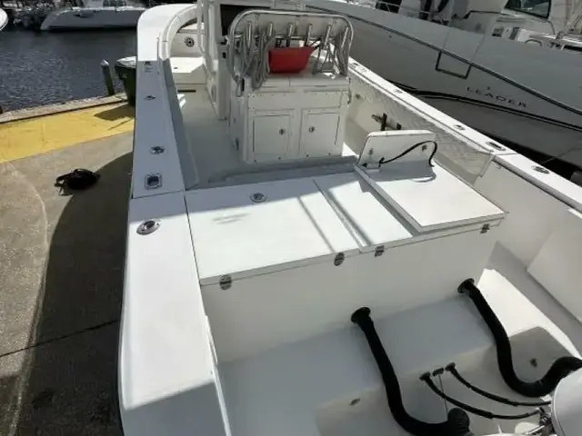 Regulator Boats 32FS