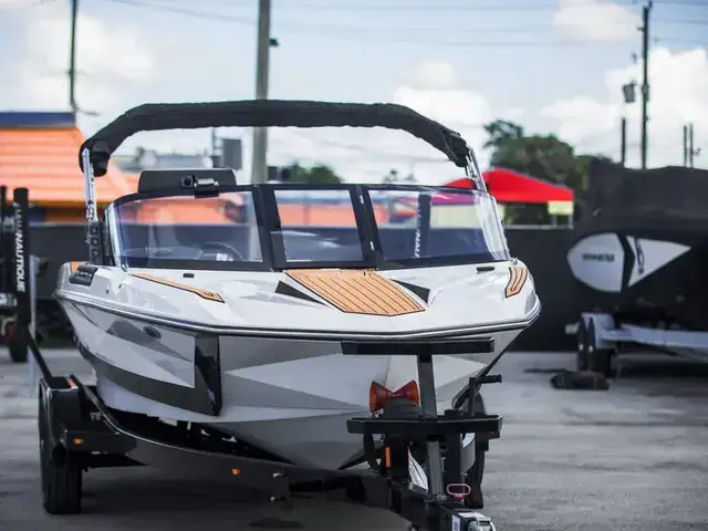 Nautique Boats Ski