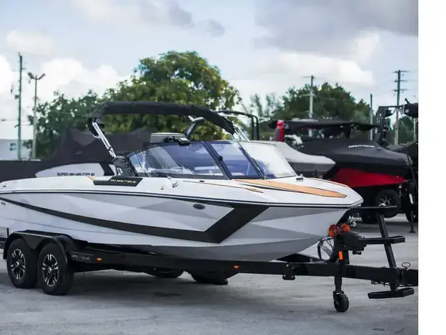 Nautique Boats Ski