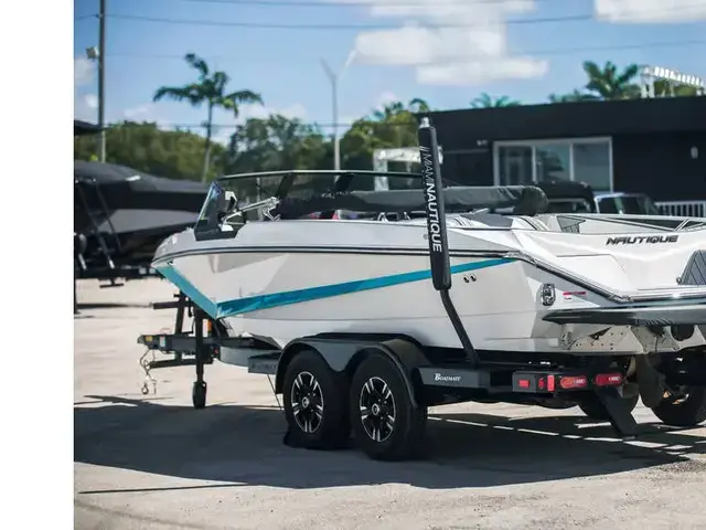 Nautique Boats Ski