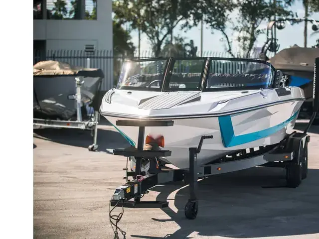 Nautique Boats Ski