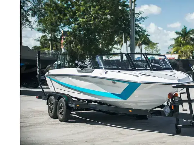 Nautique Boats Ski