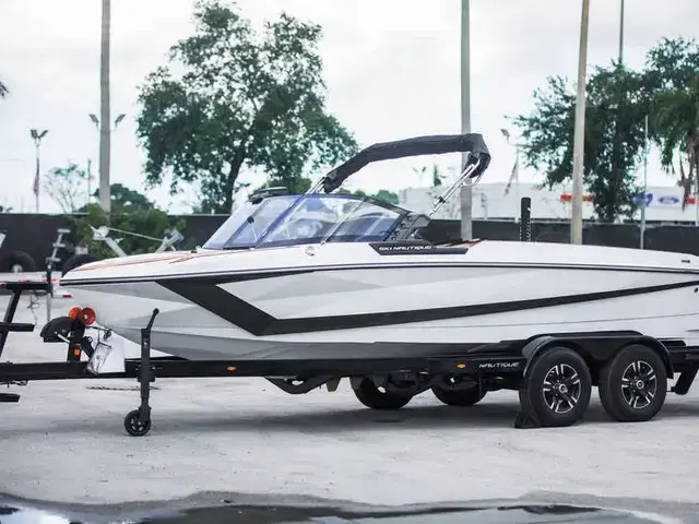 Nautique Boats Ski