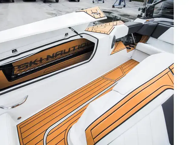 Nautique Boats Ski