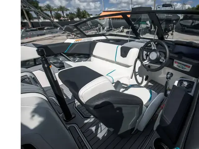 Nautique Boats Ski