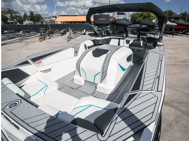 Nautique Boats Ski