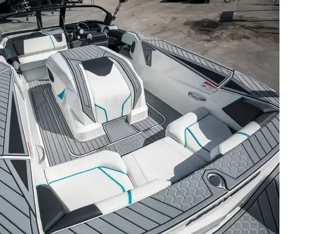 Nautique Boats Ski