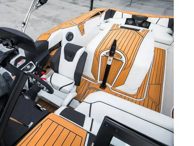 Nautique Boats Ski