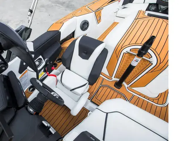 Nautique Boats Ski