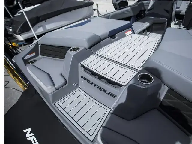 Nautique Boats S23