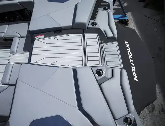 Nautique Boats S23