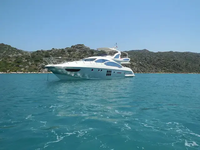 Azimut 72S