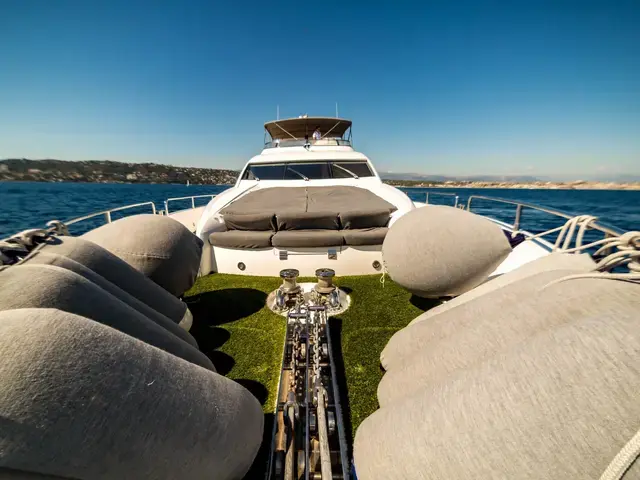 Sunseeker Yacht 90