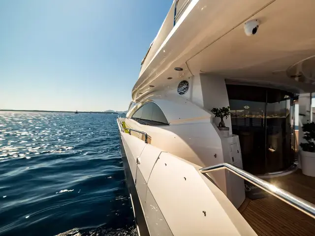 Sunseeker Yacht 90