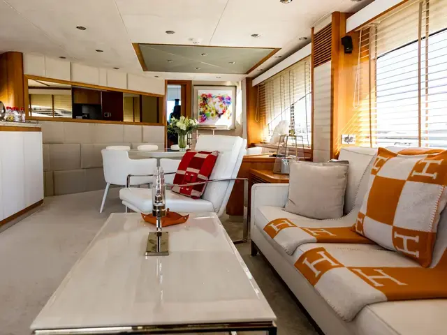 Sunseeker Yacht 90