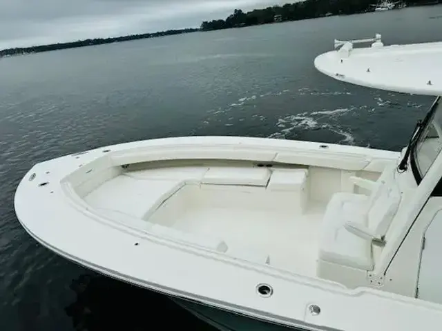 Regulator Boats 34