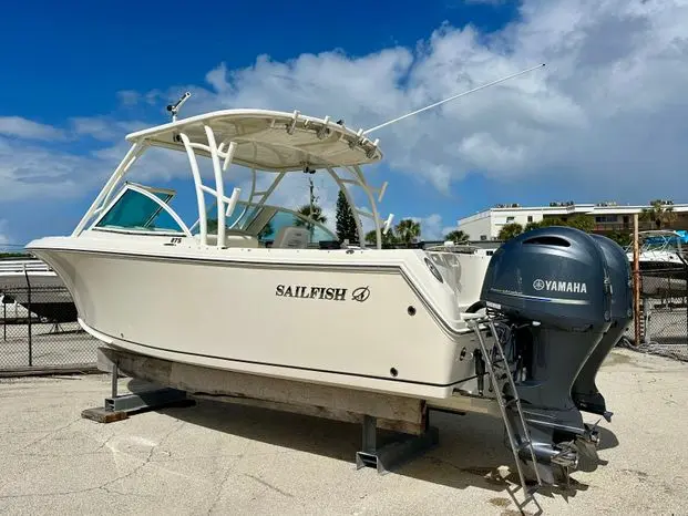 2014 Sailfish 275 dc