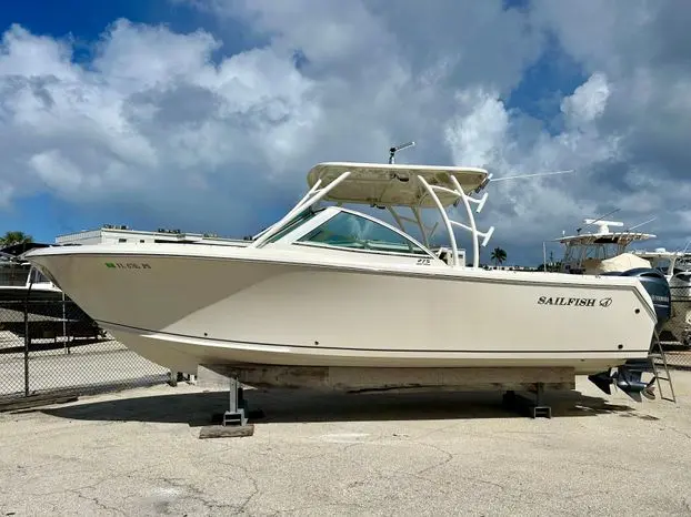 2014 Sailfish 275 dc