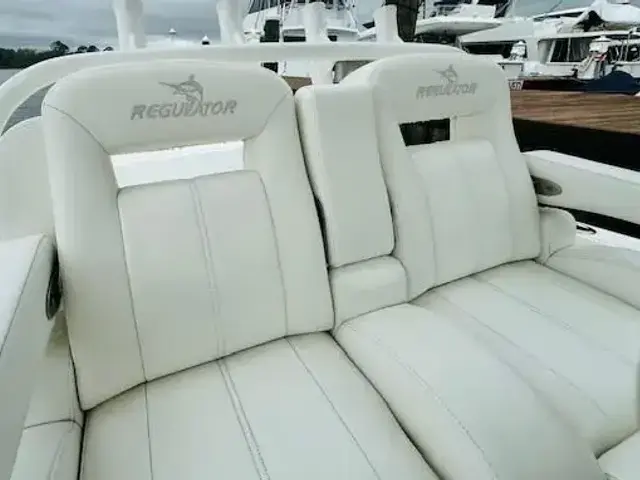 Regulator Boats 34